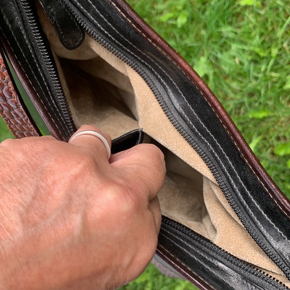 Brahmin Tuscan Brown Croc Embossed crossbody handbag - Picture 4 of 16